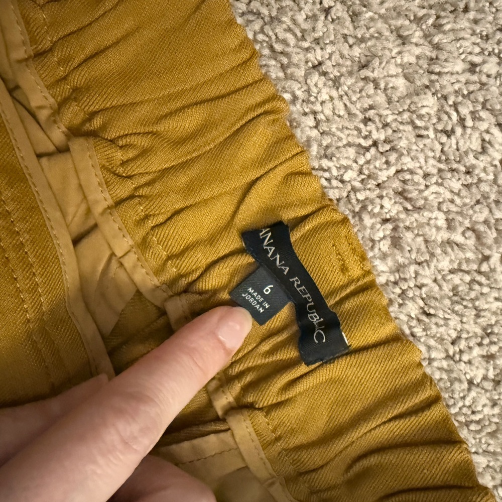 Banana Republic Cargo Pants Women size 6 Mustard Yellow High Waist Pants - Picture 8 of 10